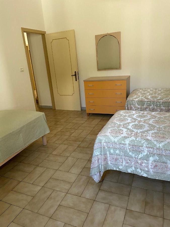 Villa Ticia A 100 Metri Dalla Spiaggia Con Parcheggio Privato Lido Marini Exterior photo