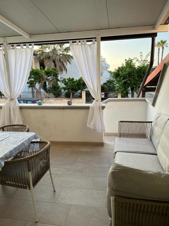 Villa Ticia A 100 Metri Dalla Spiaggia Con Parcheggio Privato Lido Marini Exterior photo